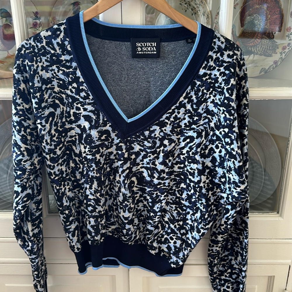 Scotch & Soda blue patterned v-neck